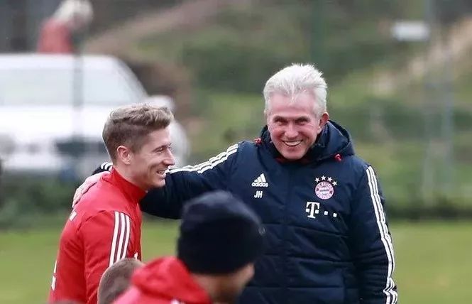 裁判频频掏 裁判频频掏