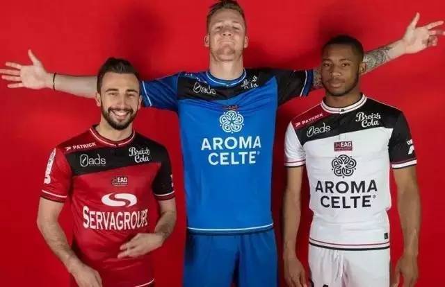 扑克后期如何控制风险（扑克后期的风险管理策略）